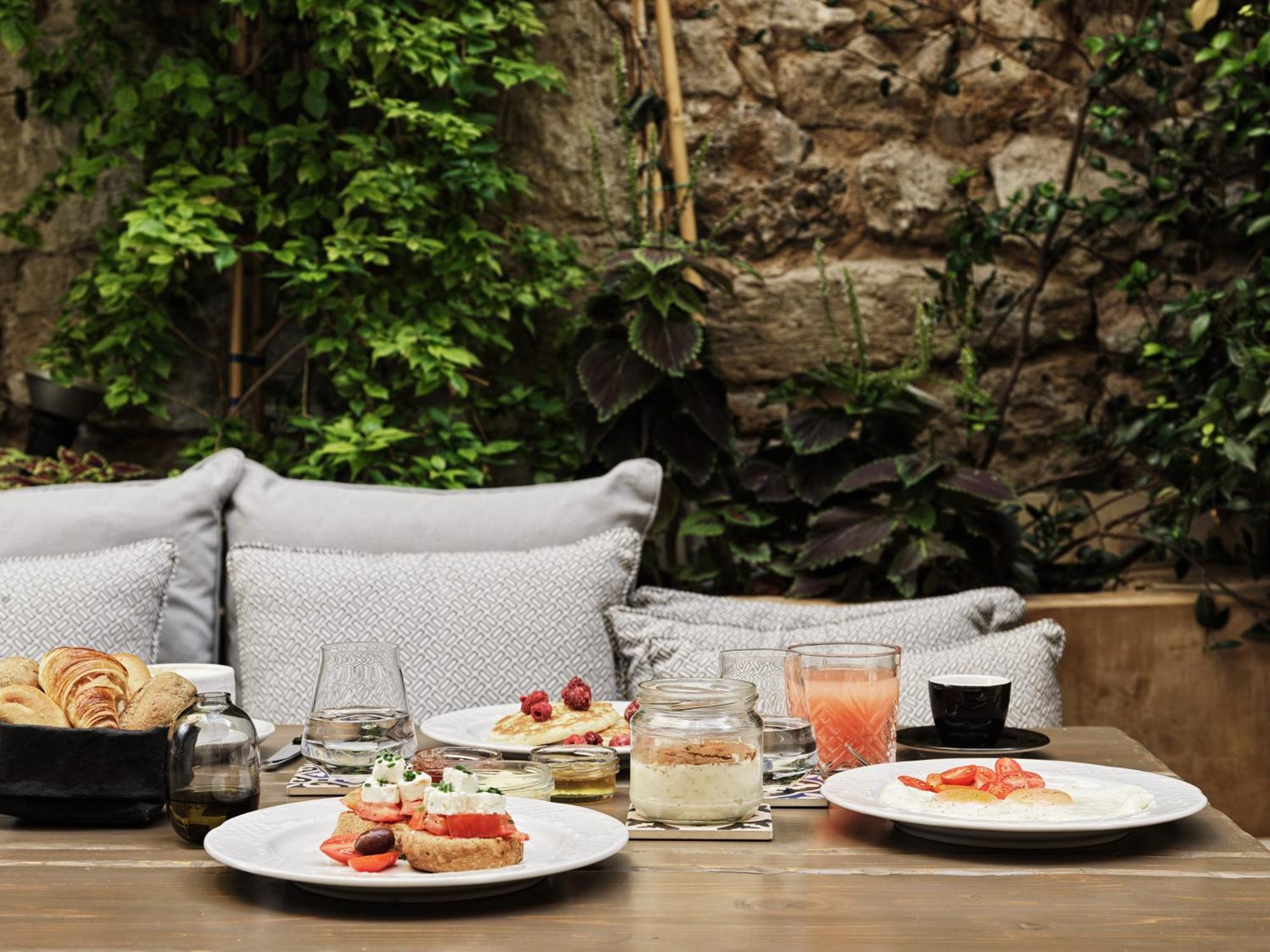 A77 Suites, Small Luxury Of The World 3*